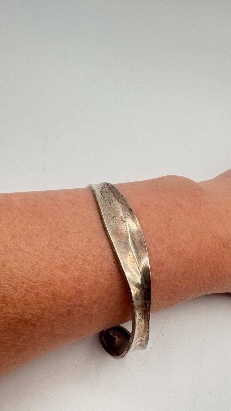 VTG 925 Sterling Silver Boho Wavy Bracelet 12.35 Grams 6 Inches Adjustable Open